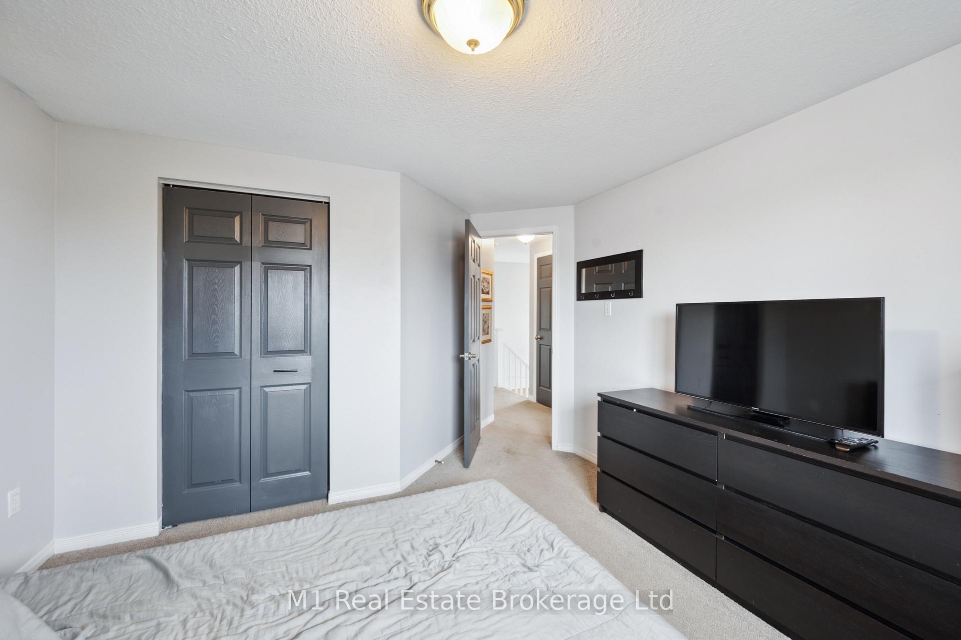 Photo 26 of 80 Doyle Drive, Guelph, Clairfields/Hanlon Business Park — HOMEH
