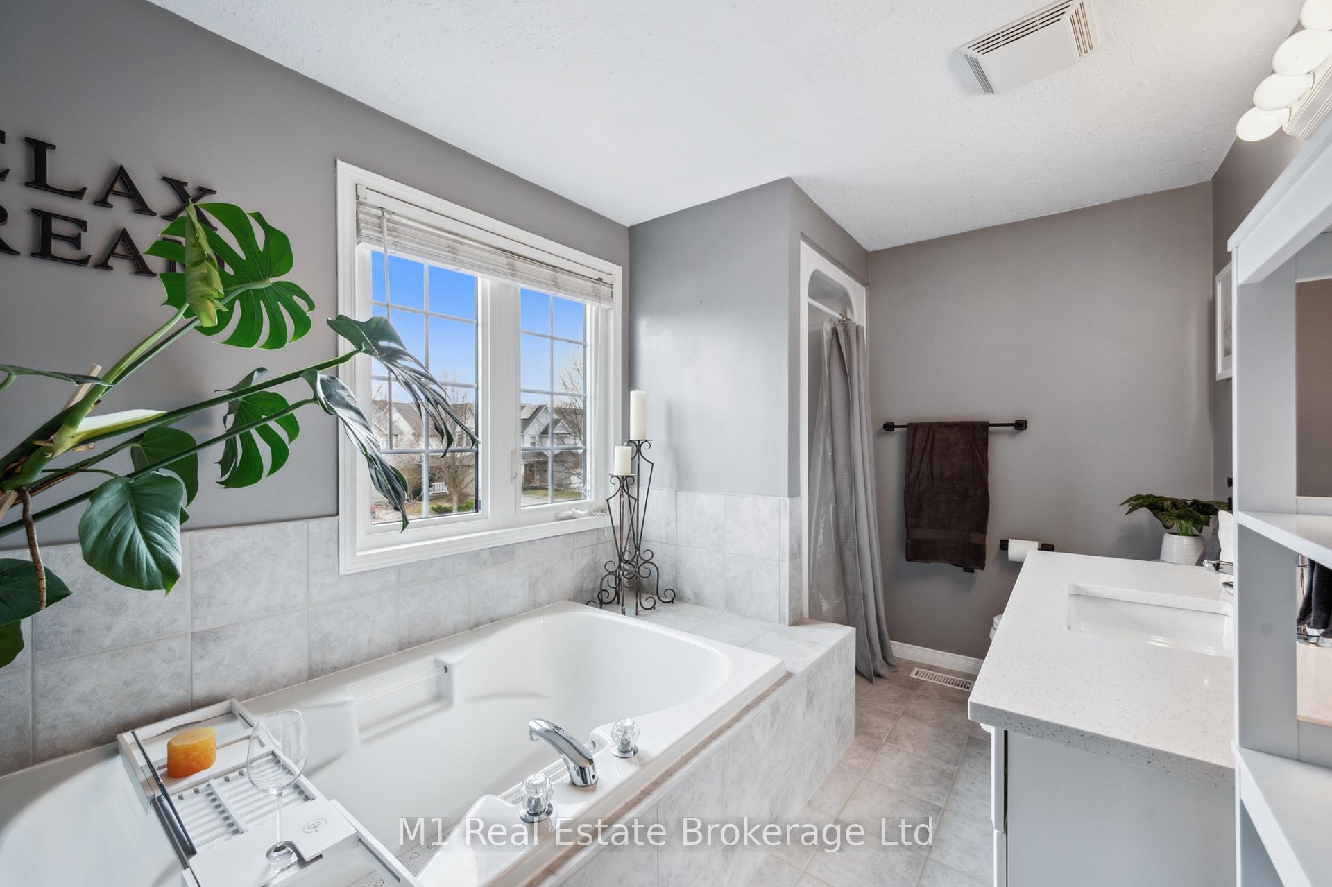 Photo 27 of 80 Doyle Drive, Guelph, Clairfields/Hanlon Business Park — HOMEH