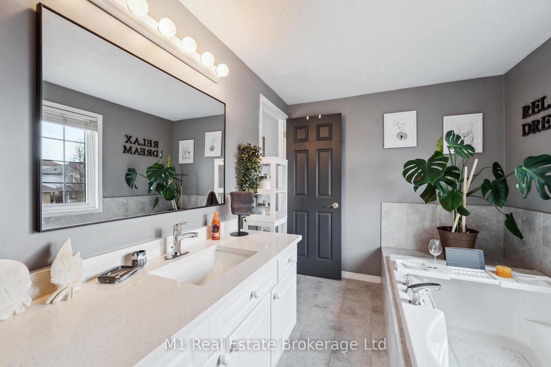 Photo 28 of 80 Doyle Drive, Guelph, Clairfields/Hanlon Business Park — HOMEH