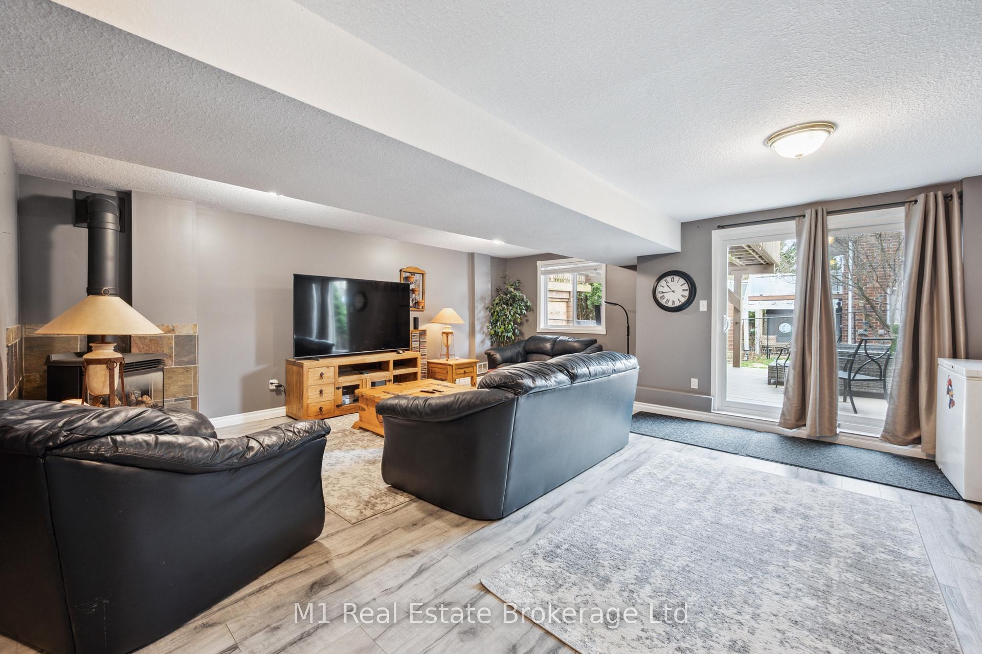 Photo 29 of 80 Doyle Drive, Guelph, Clairfields/Hanlon Business Park — HOMEH