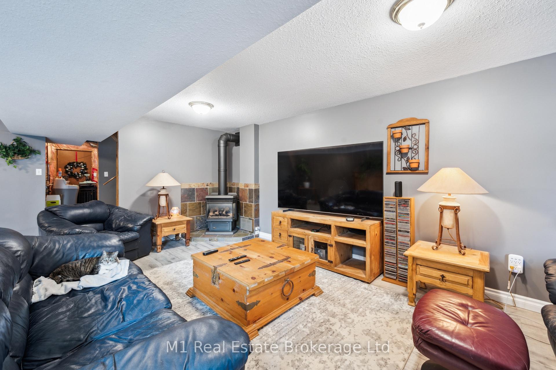 Photo 31 of 80 Doyle Drive, Guelph, Clairfields/Hanlon Business Park — HOMEH