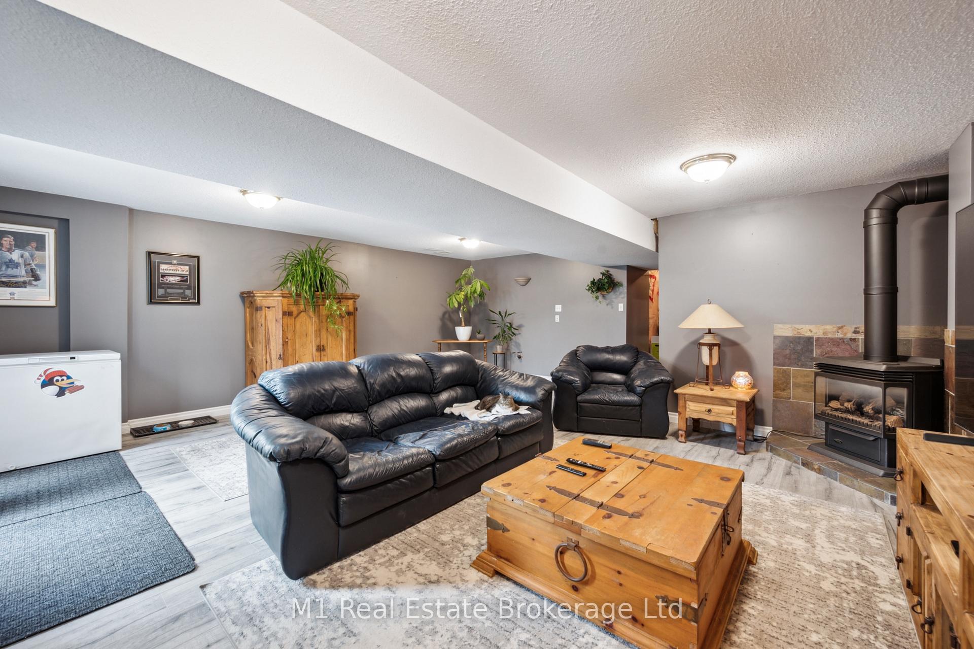 Photo 32 of 80 Doyle Drive, Guelph, Clairfields/Hanlon Business Park — HOMEH