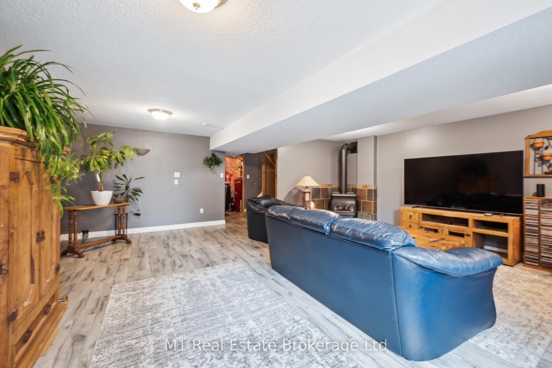 Photo 33 of 80 Doyle Drive, Guelph, Clairfields/Hanlon Business Park — HOMEH
