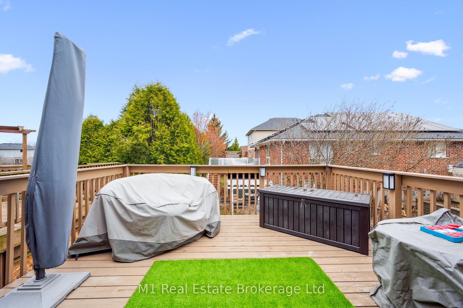 Photo 34 of 80 Doyle Drive, Guelph, Clairfields/Hanlon Business Park — HOMEH