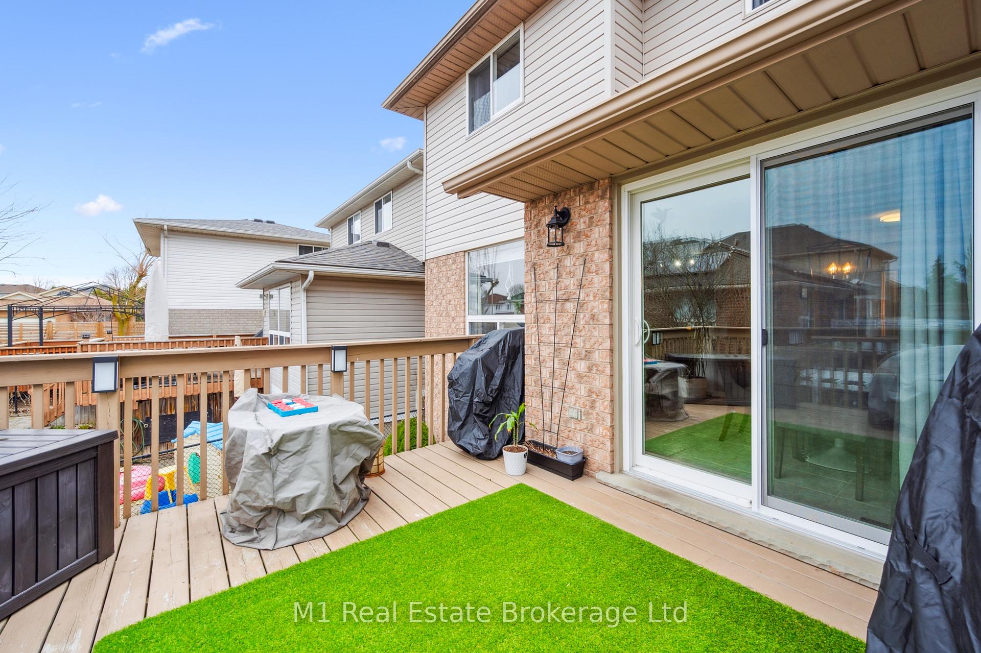 Photo 35 of 80 Doyle Drive, Guelph, Clairfields/Hanlon Business Park — HOMEH