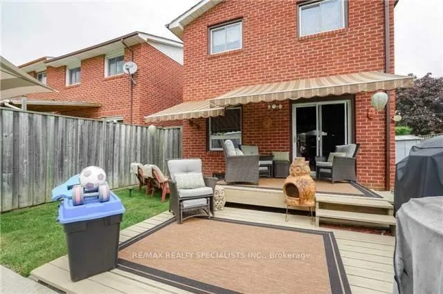 Photo 10 of 30 Adam Street W, Brampton, Heart Lake West — HOMEH