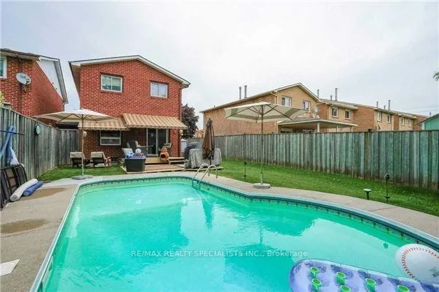 Photo 12 of 30 Adam Street W, Brampton, Heart Lake West — HOMEH