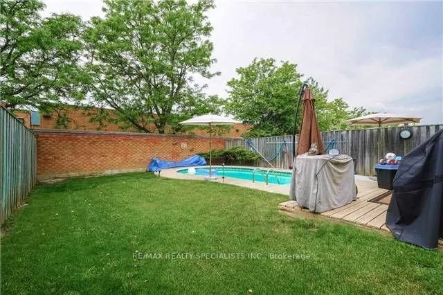 Photo 13 of 30 Adam Street W, Brampton, Heart Lake West — HOMEH