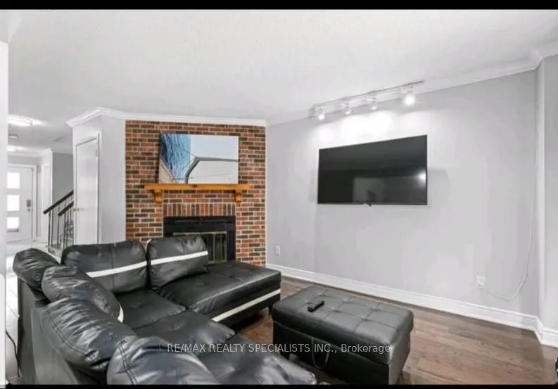 Photo 14 of 30 Adam Street W, Brampton, Heart Lake West — HOMEH