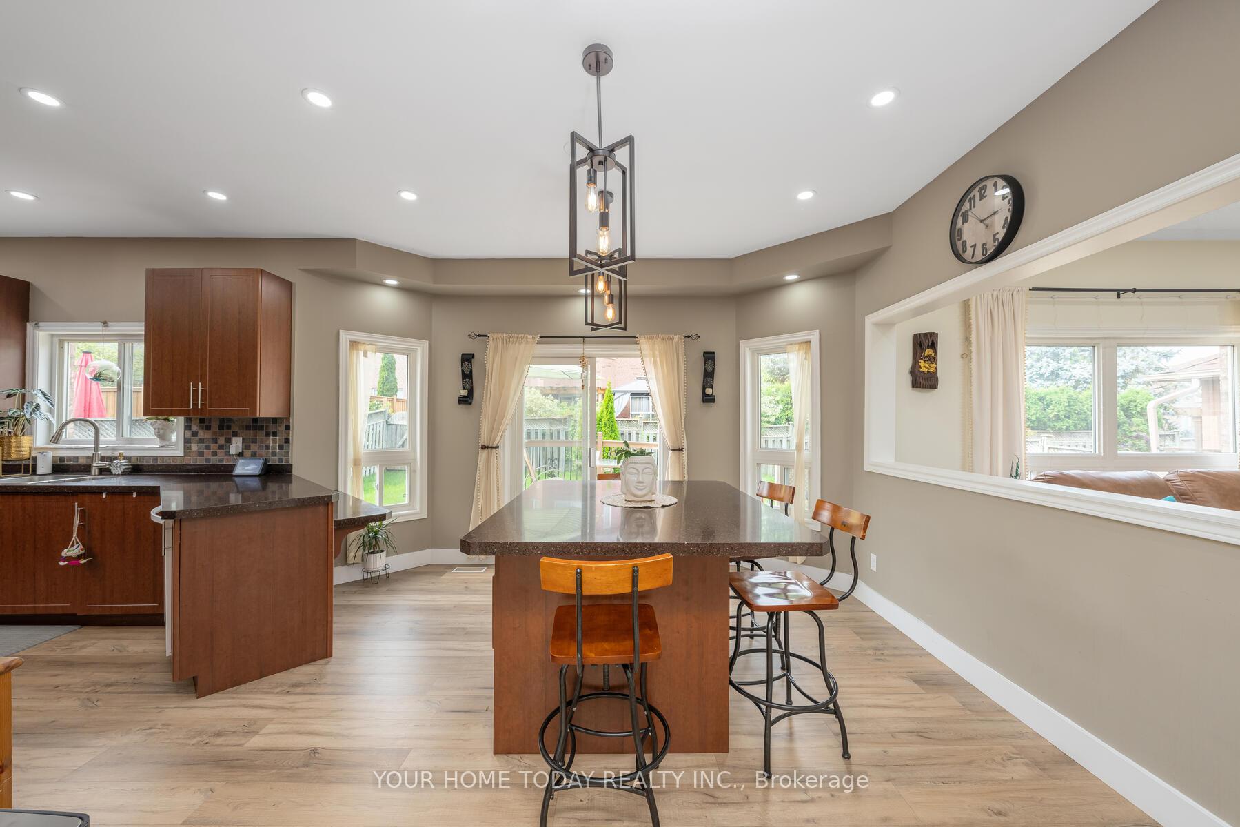 Photo 9 of 6 Callaghan Crescent, Halton Hills, Georgetown — HOMEH