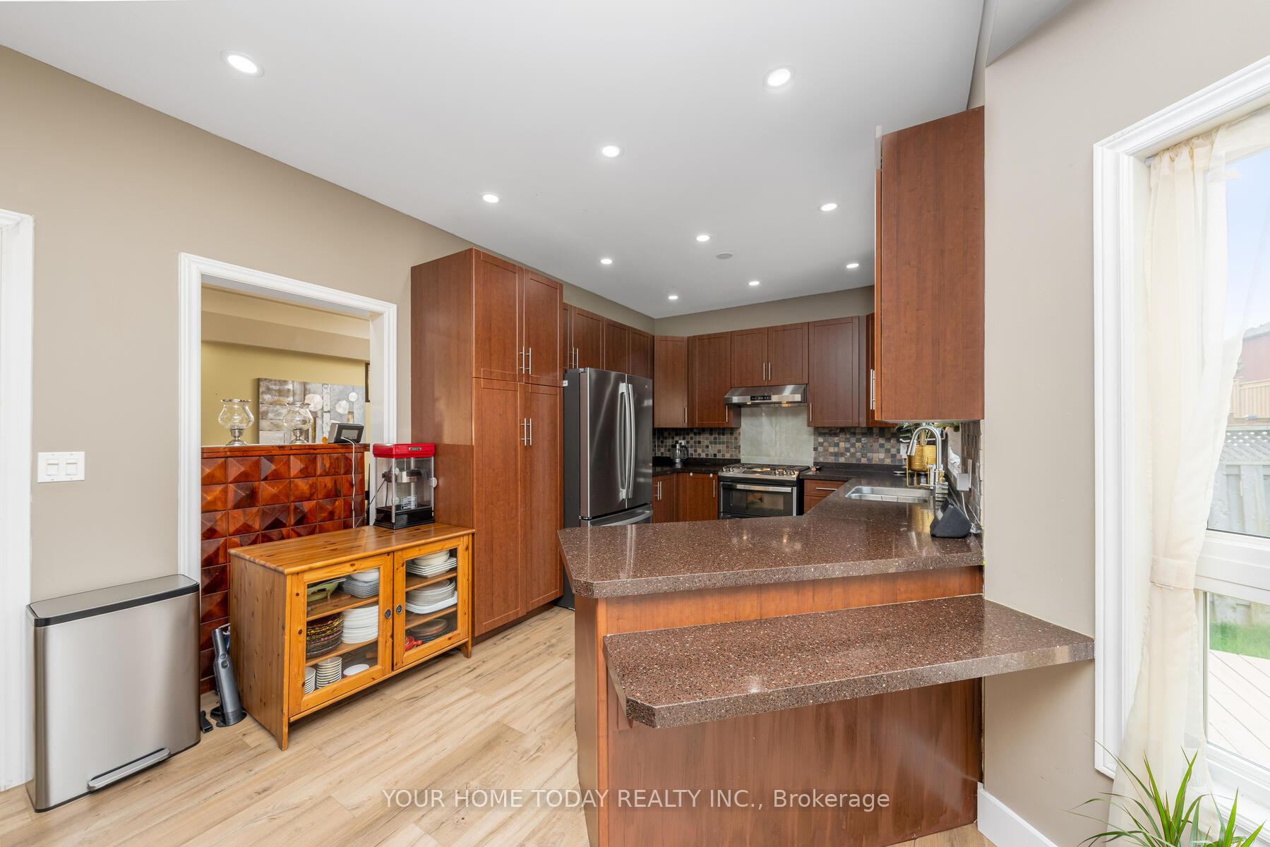 Photo 10 of 6 Callaghan Crescent, Halton Hills, Georgetown — HOMEH