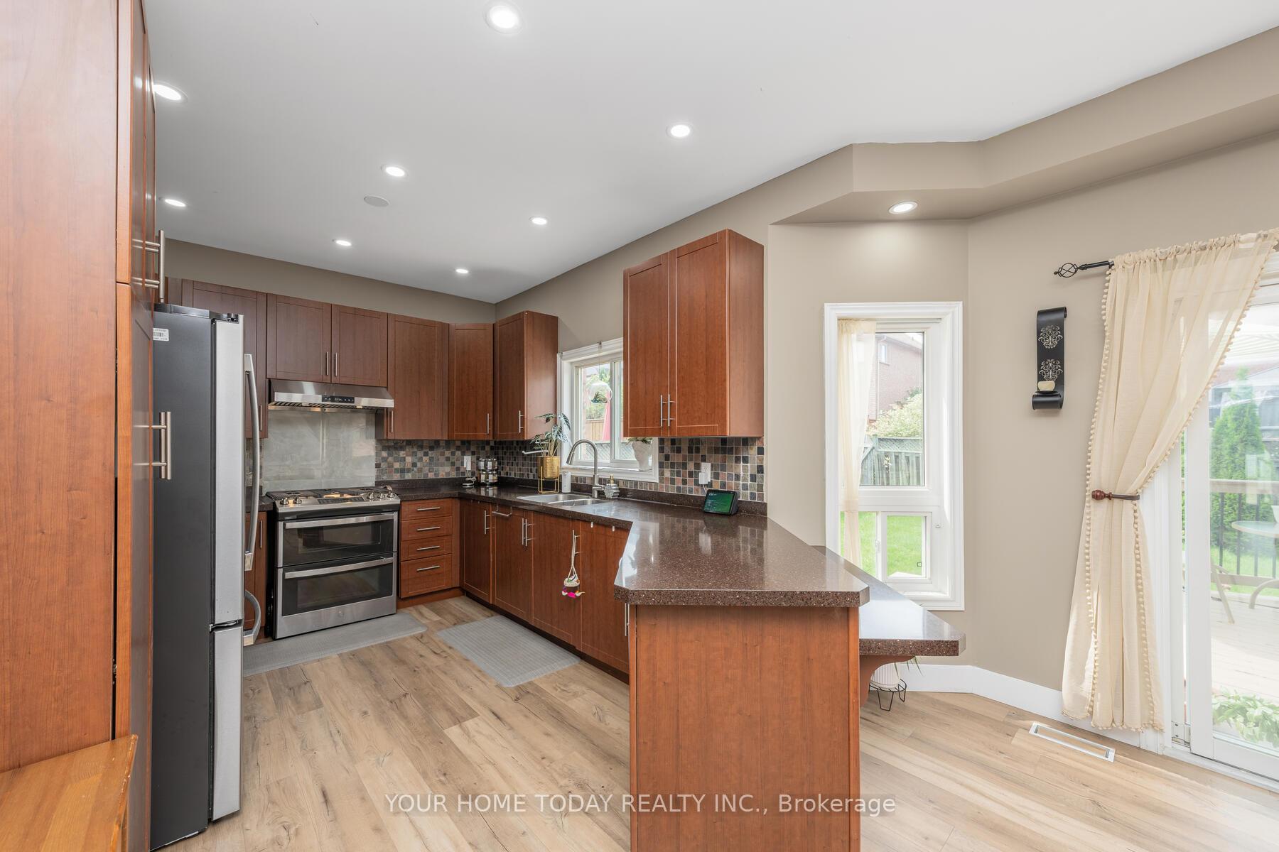 Photo 11 of 6 Callaghan Crescent, Halton Hills, Georgetown — HOMEH