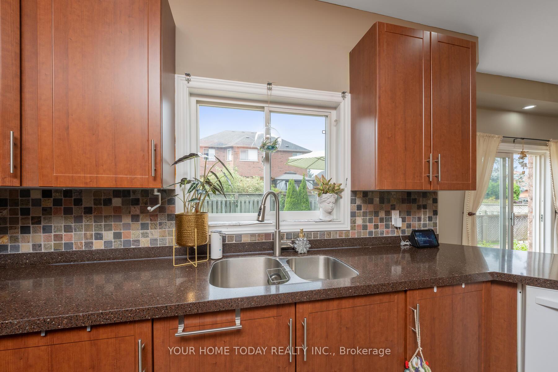 Photo 12 of 6 Callaghan Crescent, Halton Hills, Georgetown — HOMEH