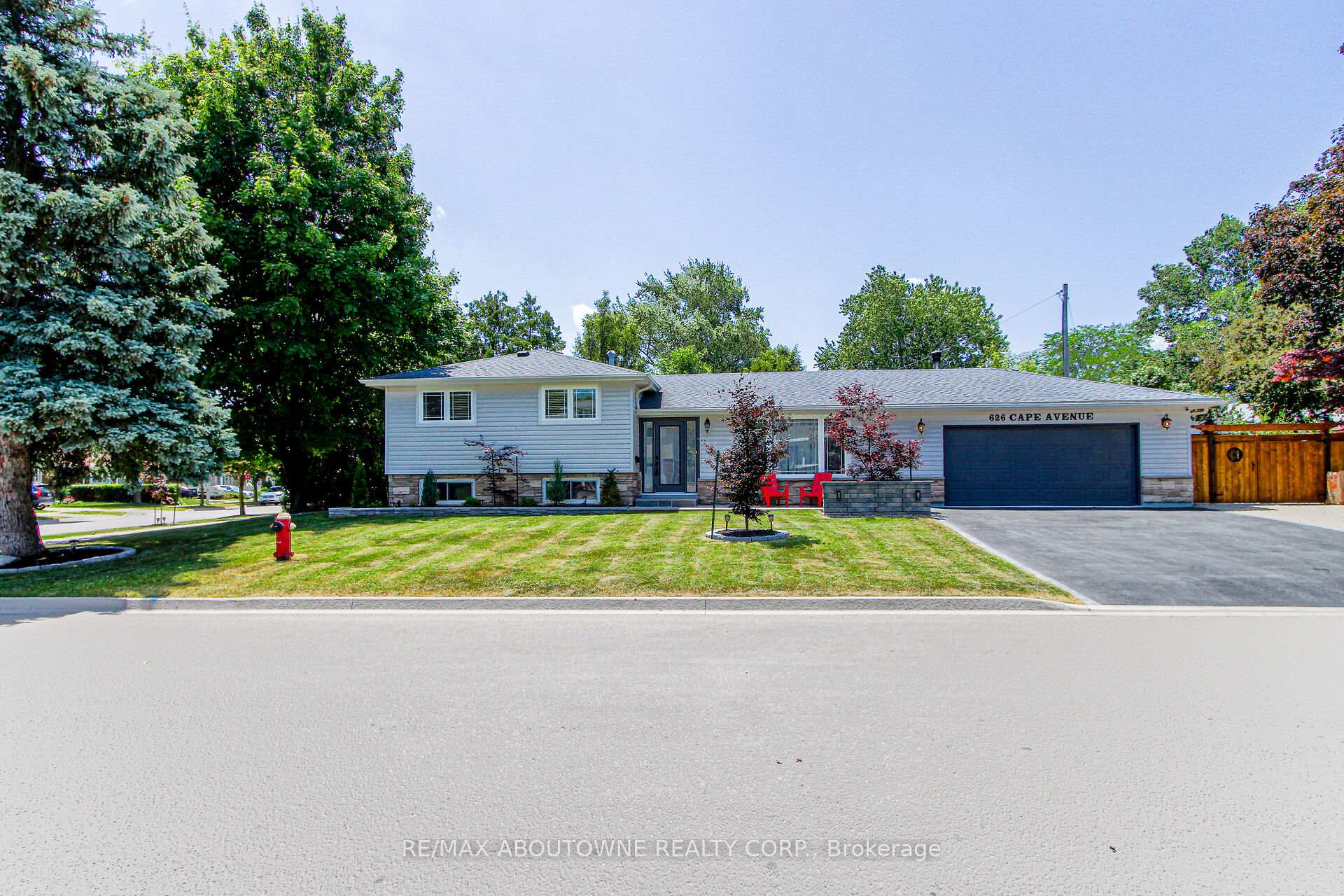 Front of 626 Cape Avenue