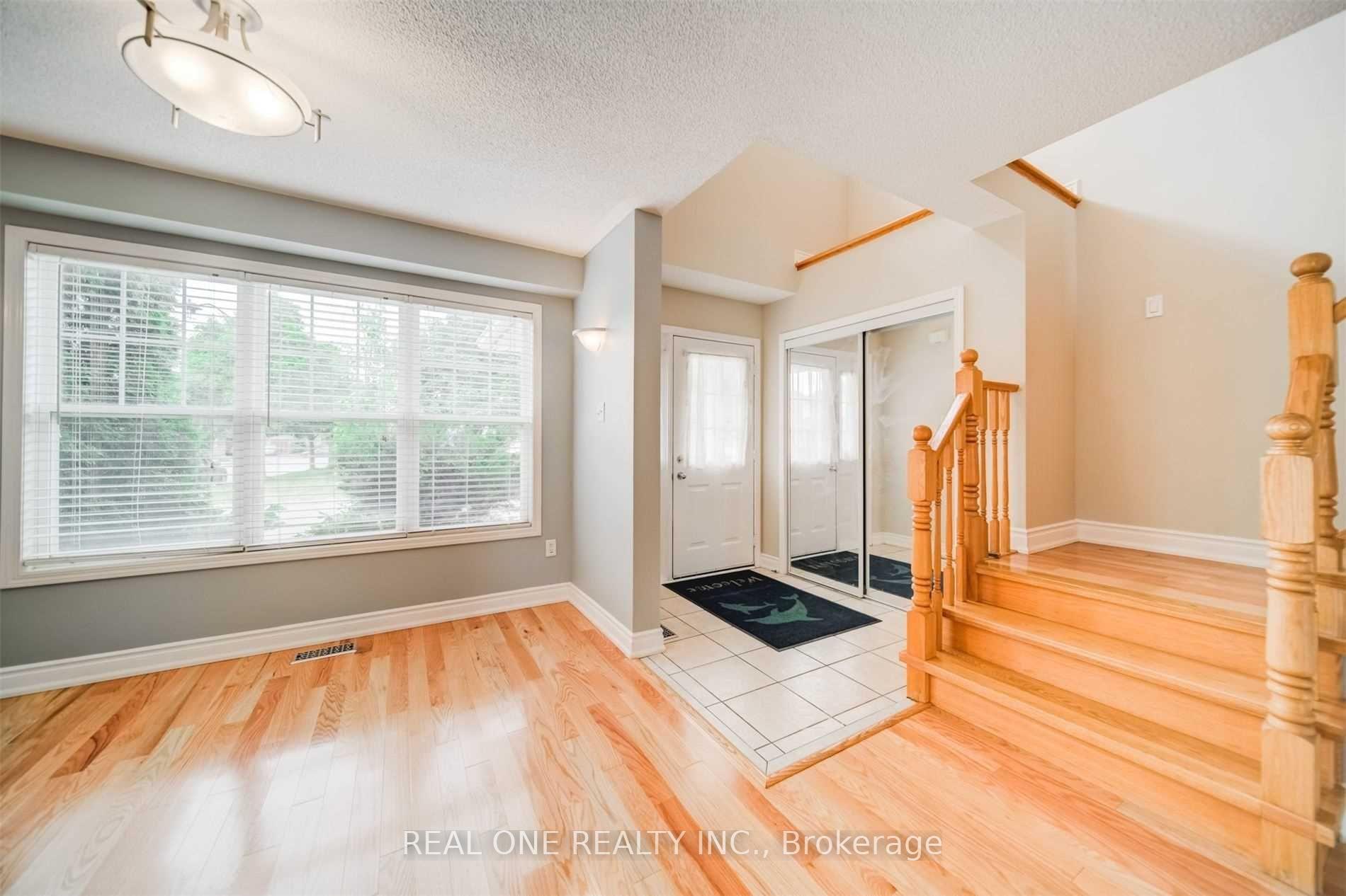 Photo 2 of 1364 Goldhawk Trail, Oakville, West Oak Trails — HOMEH