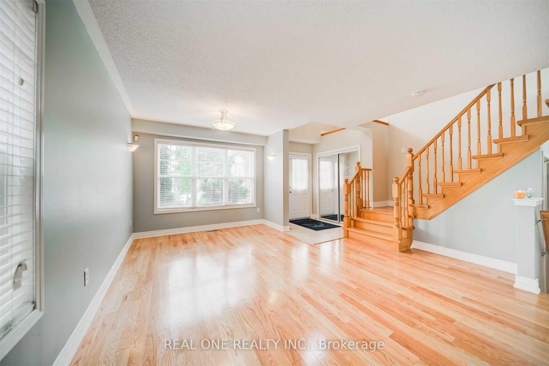 Photo 6 of 1364 Goldhawk Trail, Oakville, West Oak Trails — HOMEH
