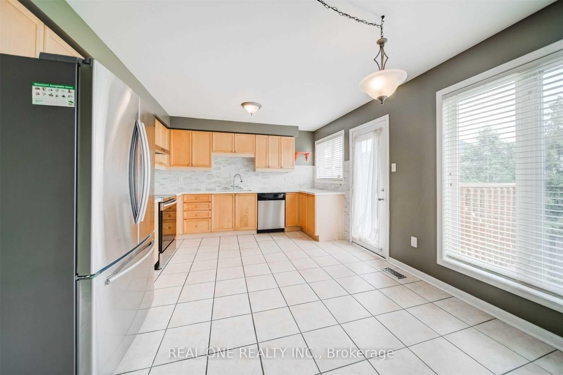 Photo 11 of 1364 Goldhawk Trail, Oakville, West Oak Trails — HOMEH