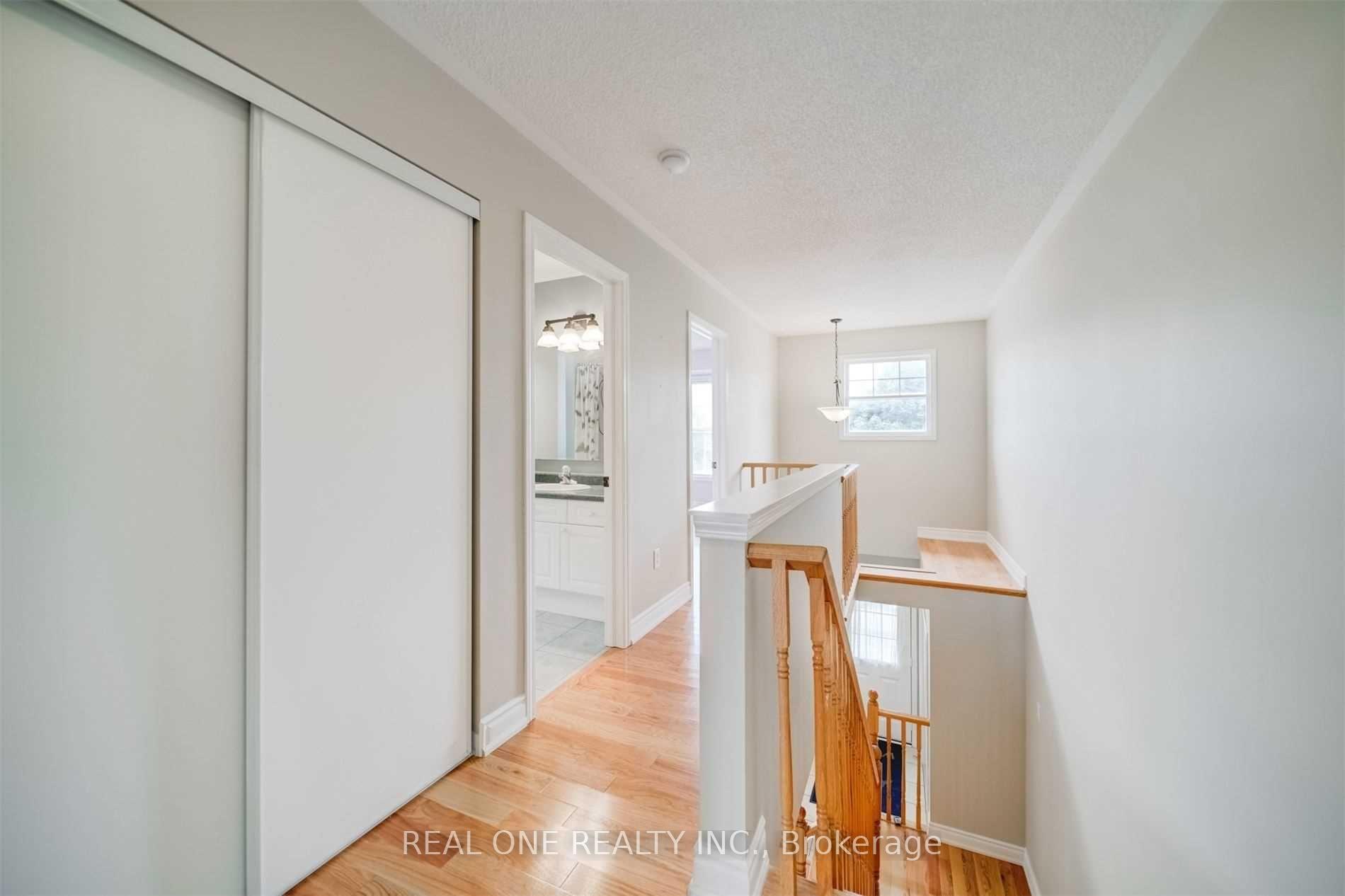 Photo 18 of 1364 Goldhawk Trail, Oakville, West Oak Trails — HOMEH