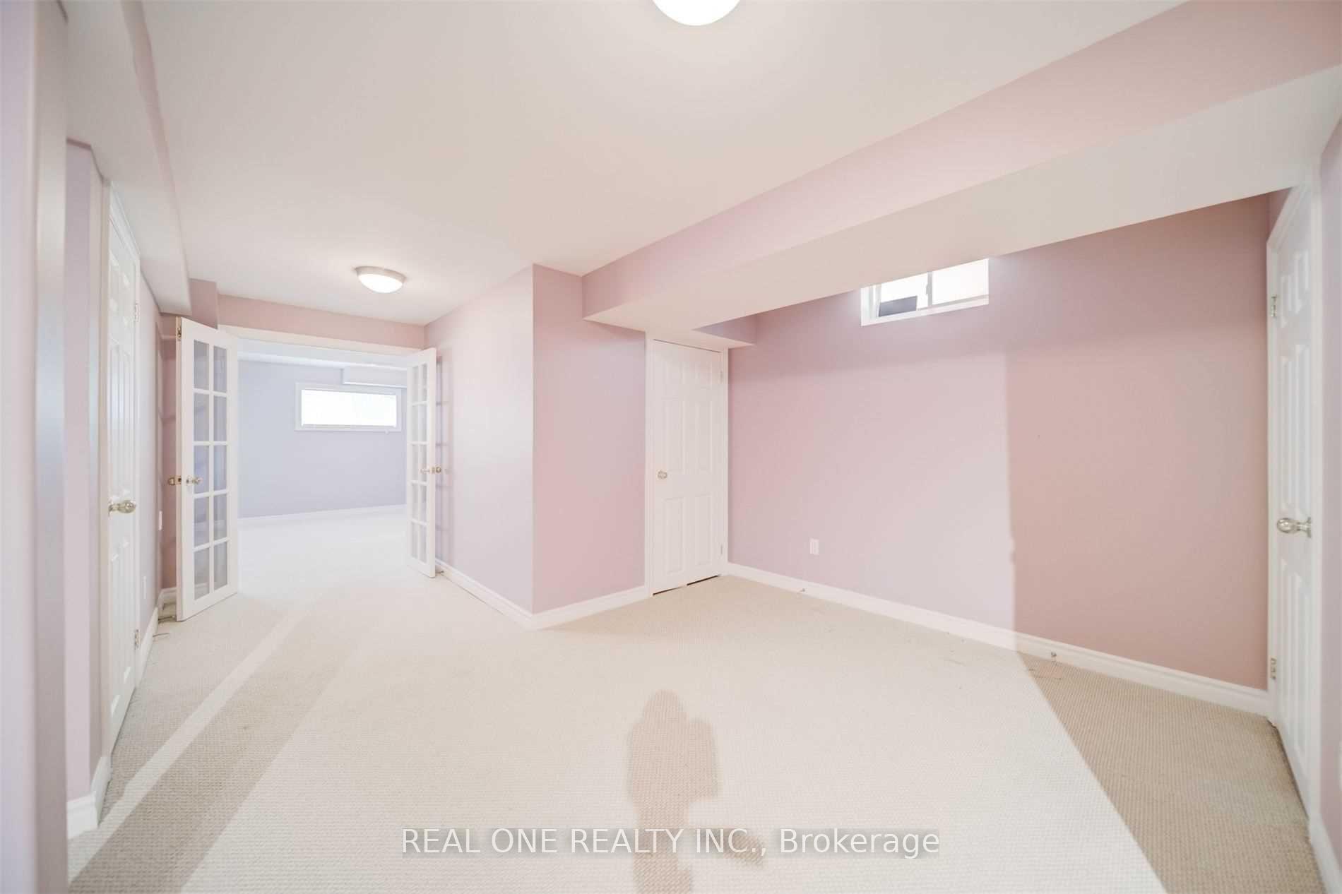 Photo 23 of 1364 Goldhawk Trail, Oakville, West Oak Trails — HOMEH