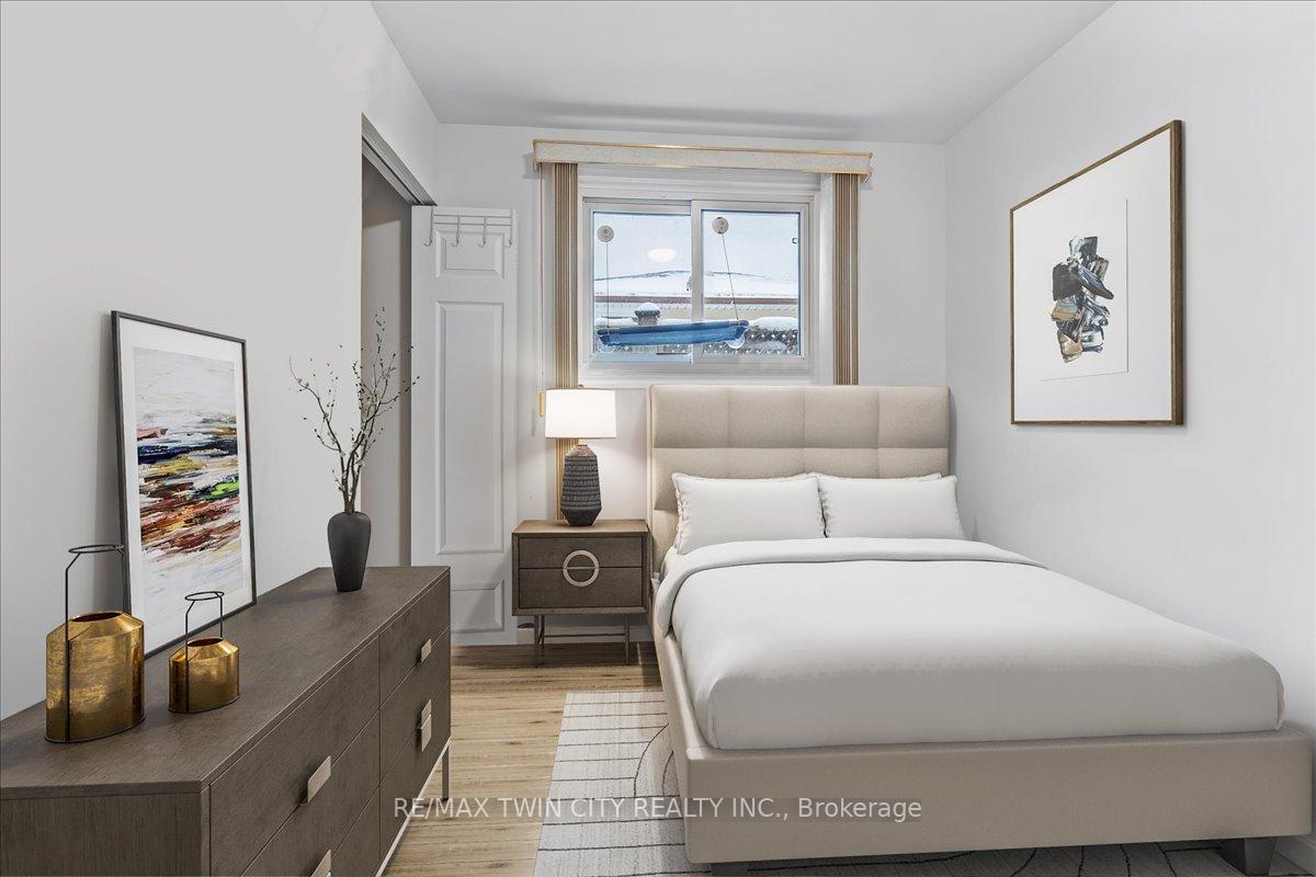 Photo 8 of 754 Kummer Crescent, Cambridge — HOMEH
