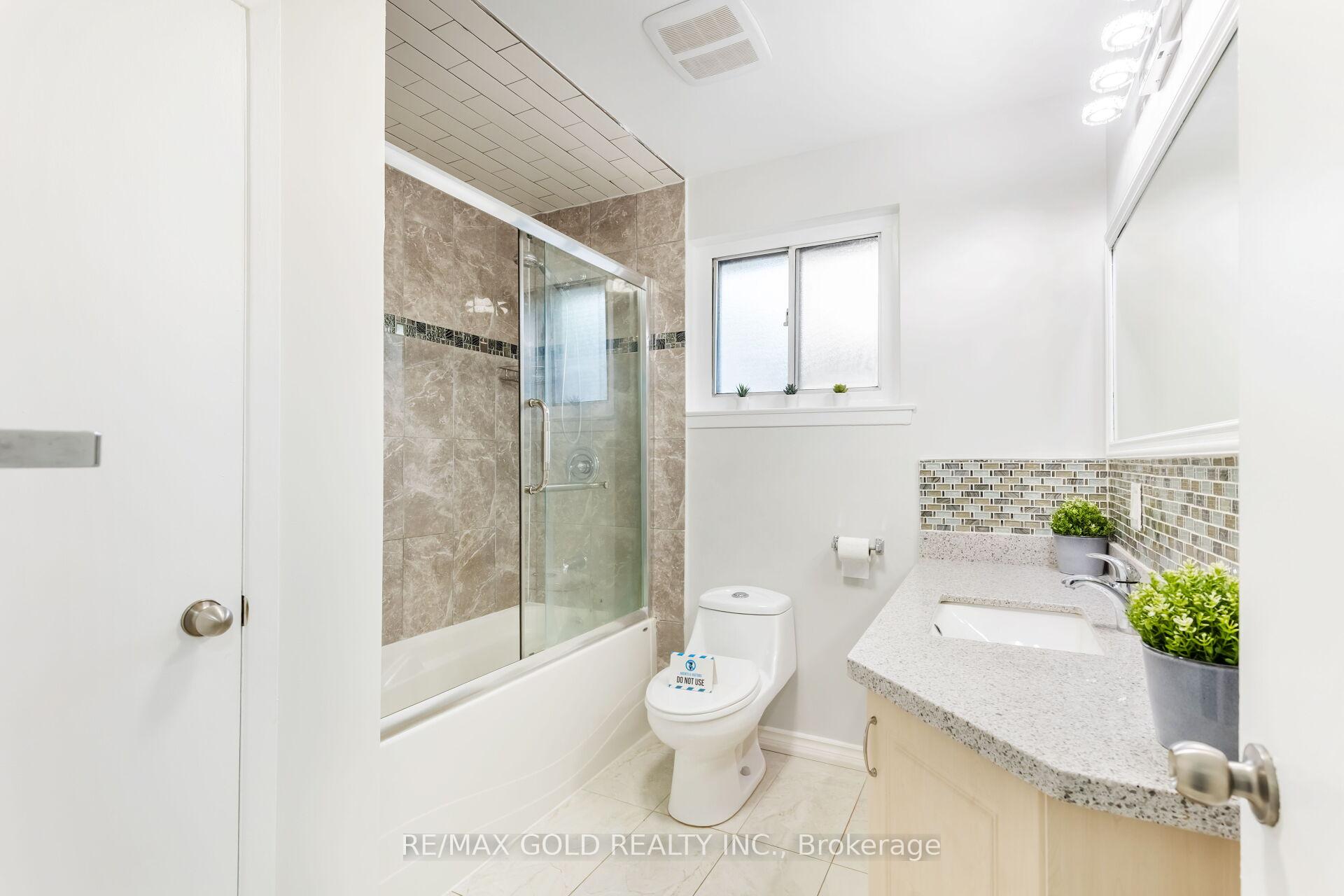 Photo 32 of 86 Rutherford Road N, Brampton, Madoc — HOMEH