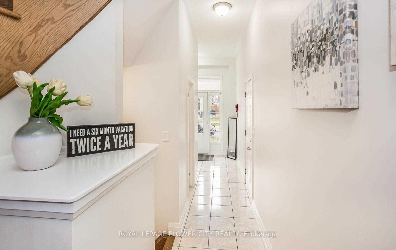 Photo 14 of 11 Dalbeattie Drive, Brampton, Bram West — HOMEH
