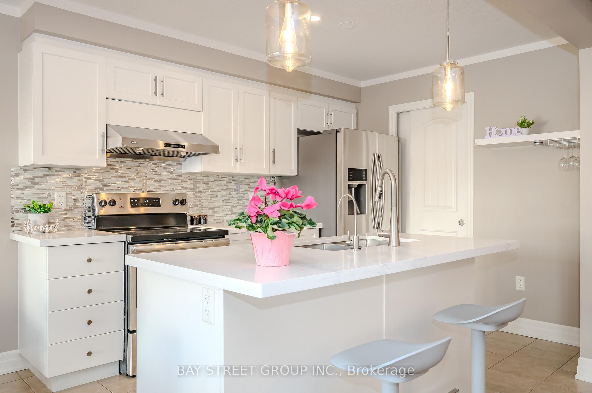 Photo 10 of 30 Samuel Drive, Guelph, Pineridge/Westminster Woods — HOMEH