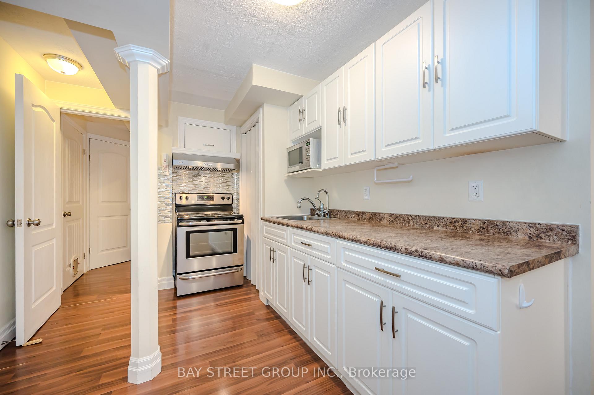 Photo 27 of 30 Samuel Drive, Guelph, Pineridge/Westminster Woods — HOMEH