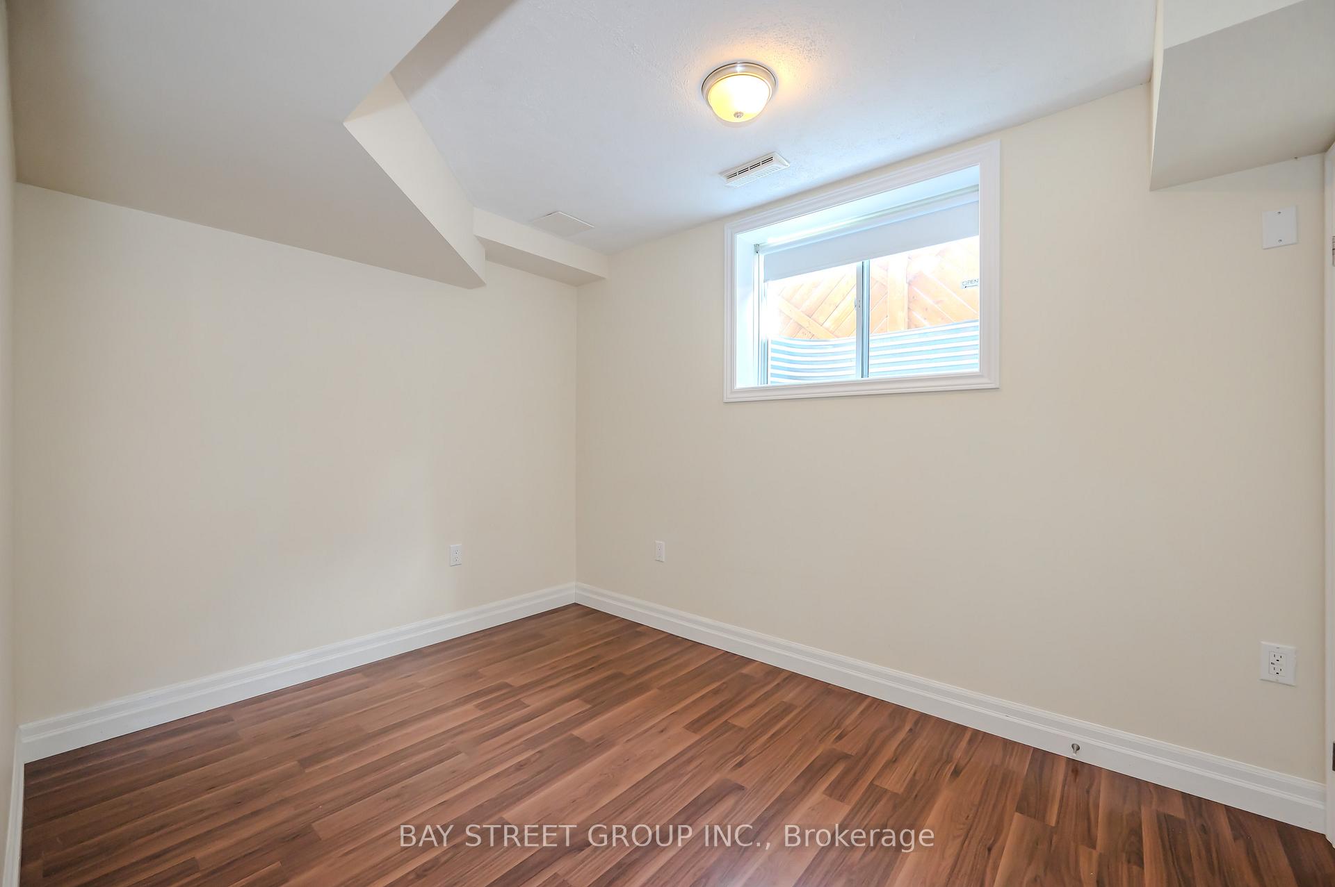 Photo 30 of 30 Samuel Drive, Guelph, Pineridge/Westminster Woods — HOMEH
