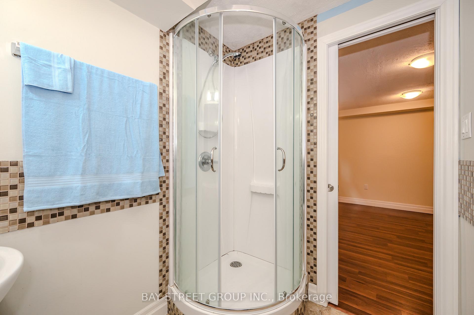 Photo 32 of 30 Samuel Drive, Guelph, Pineridge/Westminster Woods — HOMEH