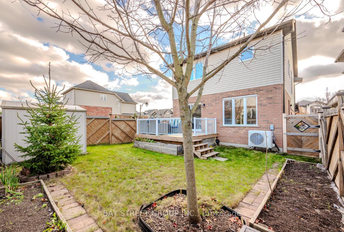 Photo 36 of 30 Samuel Drive, Guelph, Pineridge/Westminster Woods — HOMEH