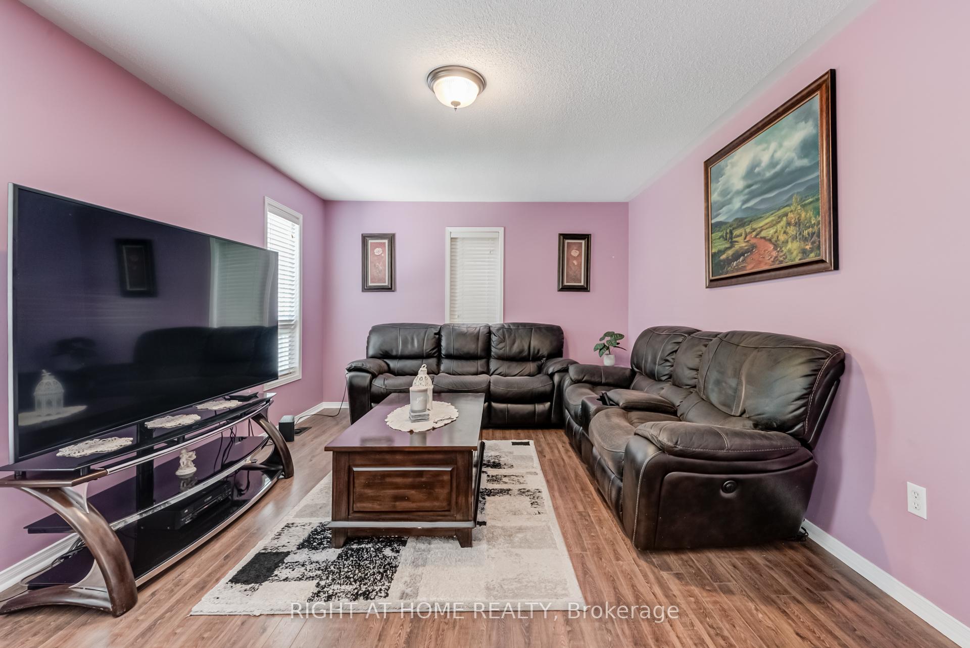 Photo 8 of 12 Joywill Court, Brampton, Fletcher's Meadow — HOMEH