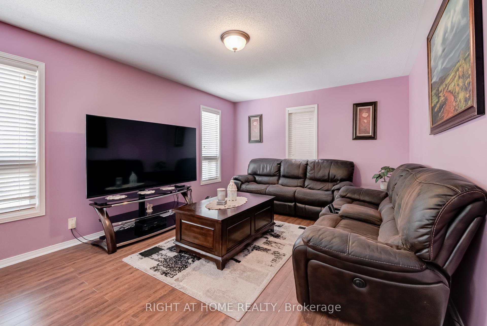 Photo 9 of 12 Joywill Court, Brampton, Fletcher's Meadow — HOMEH