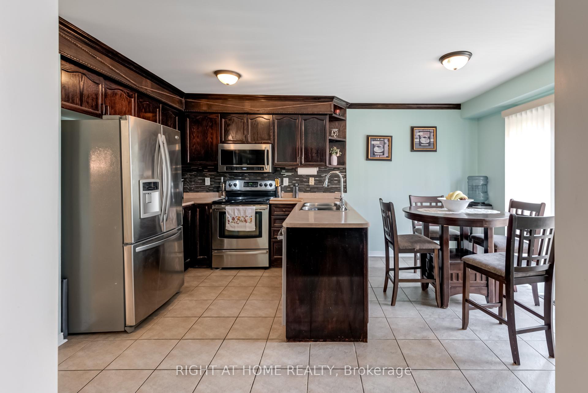 Photo 11 of 12 Joywill Court, Brampton, Fletcher's Meadow — HOMEH