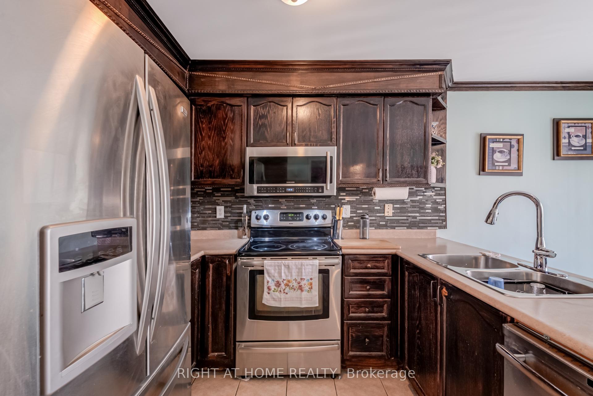 Photo 13 of 12 Joywill Court, Brampton, Fletcher's Meadow — HOMEH
