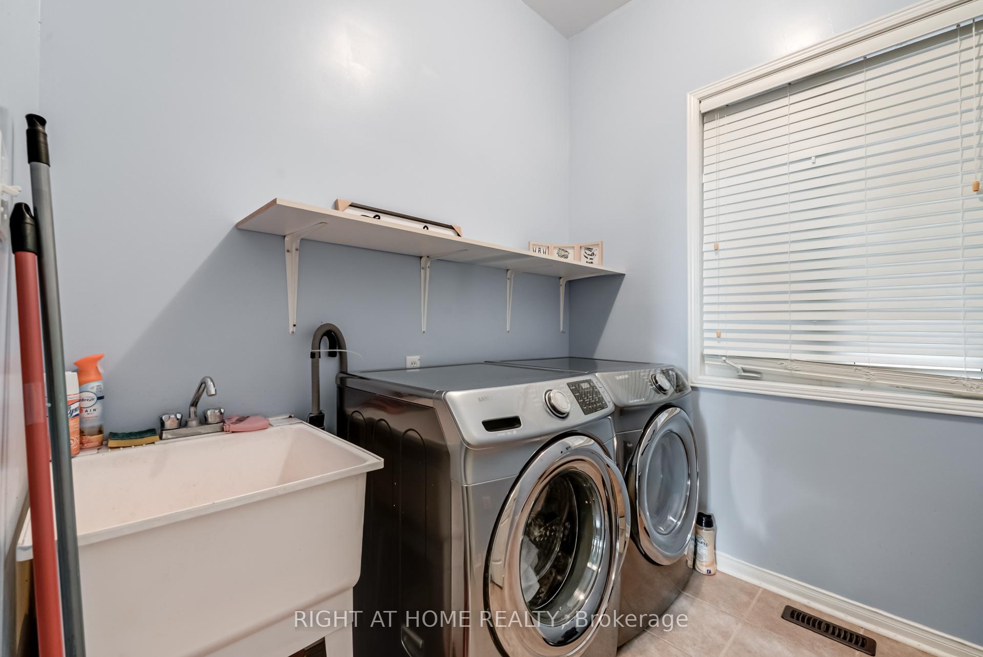 Photo 18 of 12 Joywill Court, Brampton, Fletcher's Meadow — HOMEH