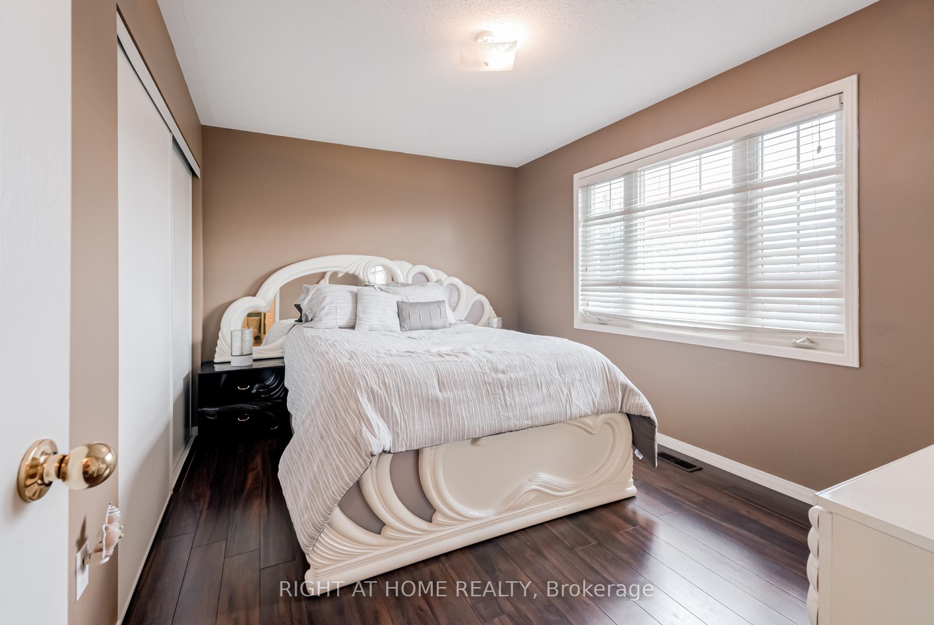 Photo 29 of 12 Joywill Court, Brampton, Fletcher's Meadow — HOMEH