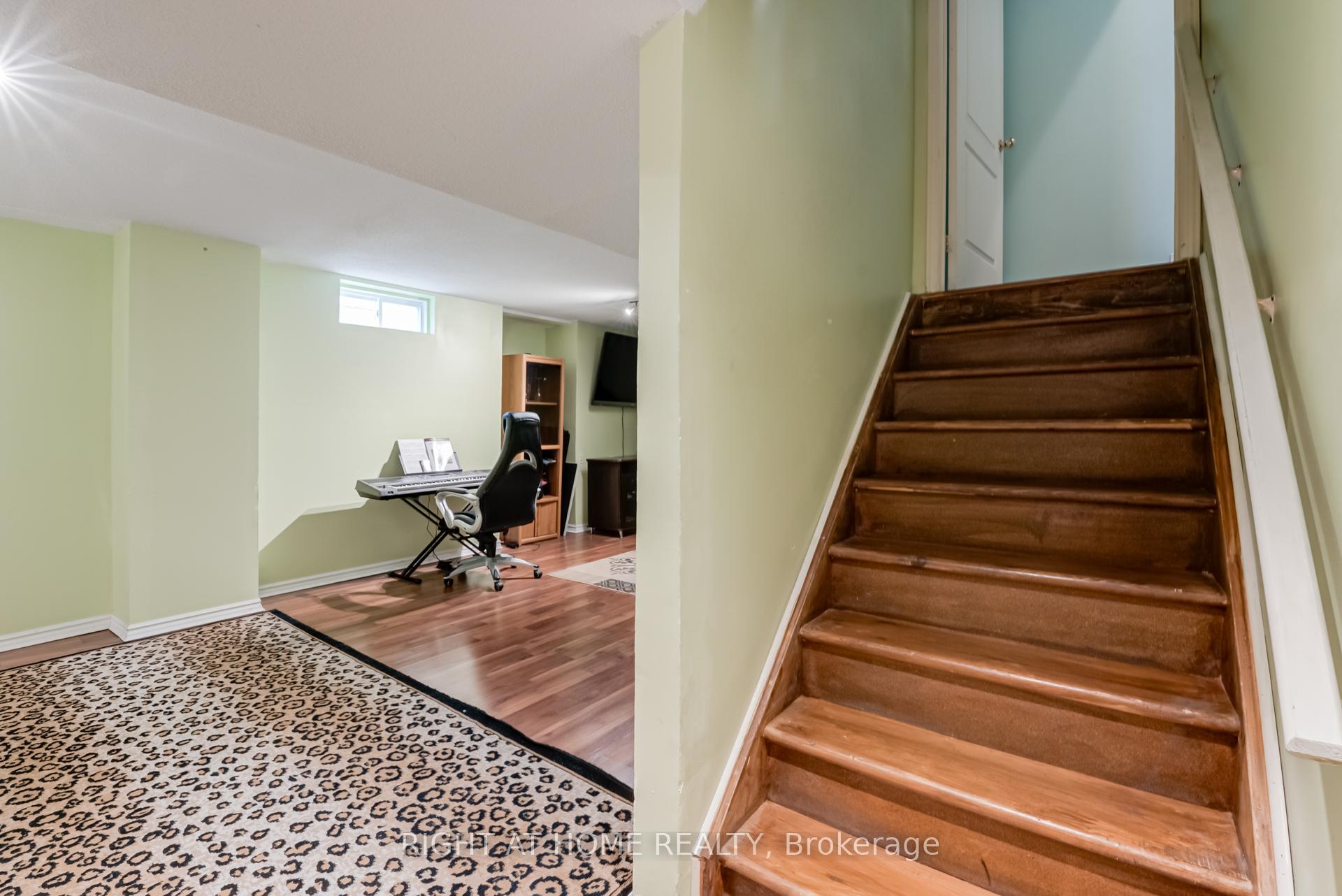 Photo 35 of 12 Joywill Court, Brampton, Fletcher's Meadow — HOMEH