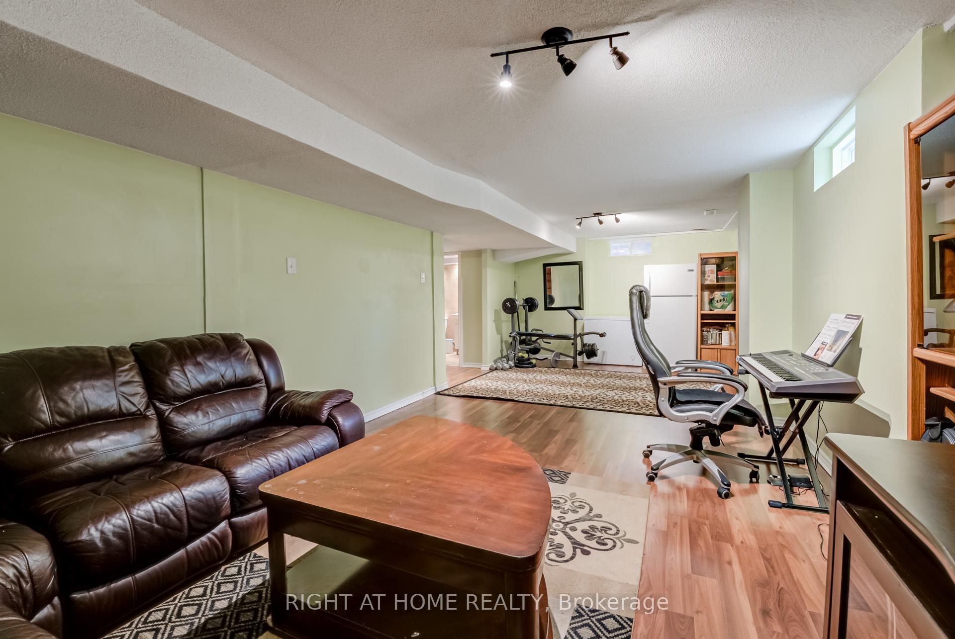 Photo 39 of 12 Joywill Court, Brampton, Fletcher's Meadow — HOMEH