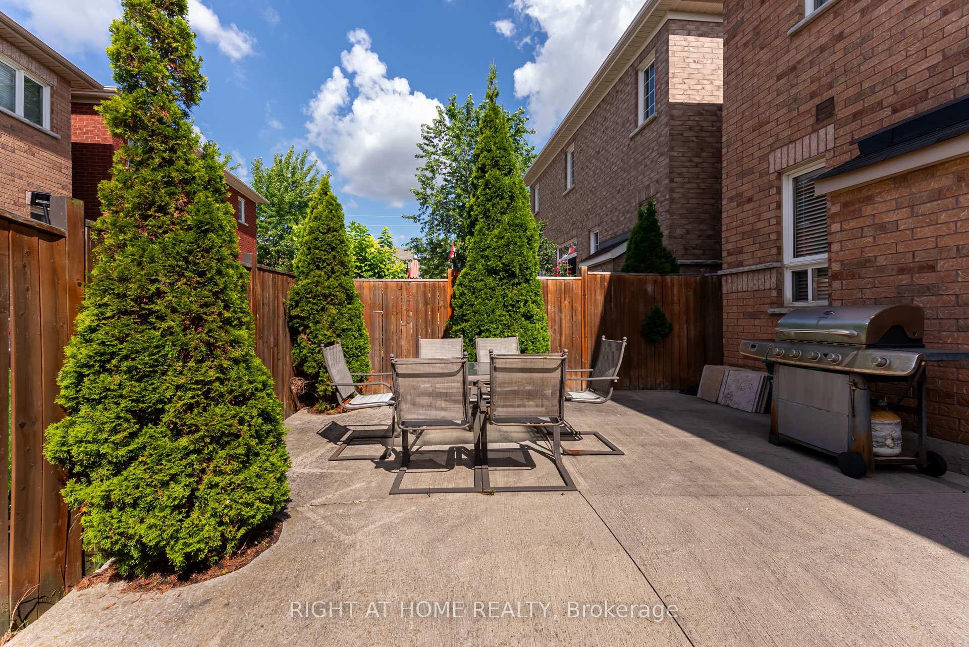 Photo 45 of 12 Joywill Court, Brampton, Fletcher's Meadow — HOMEH