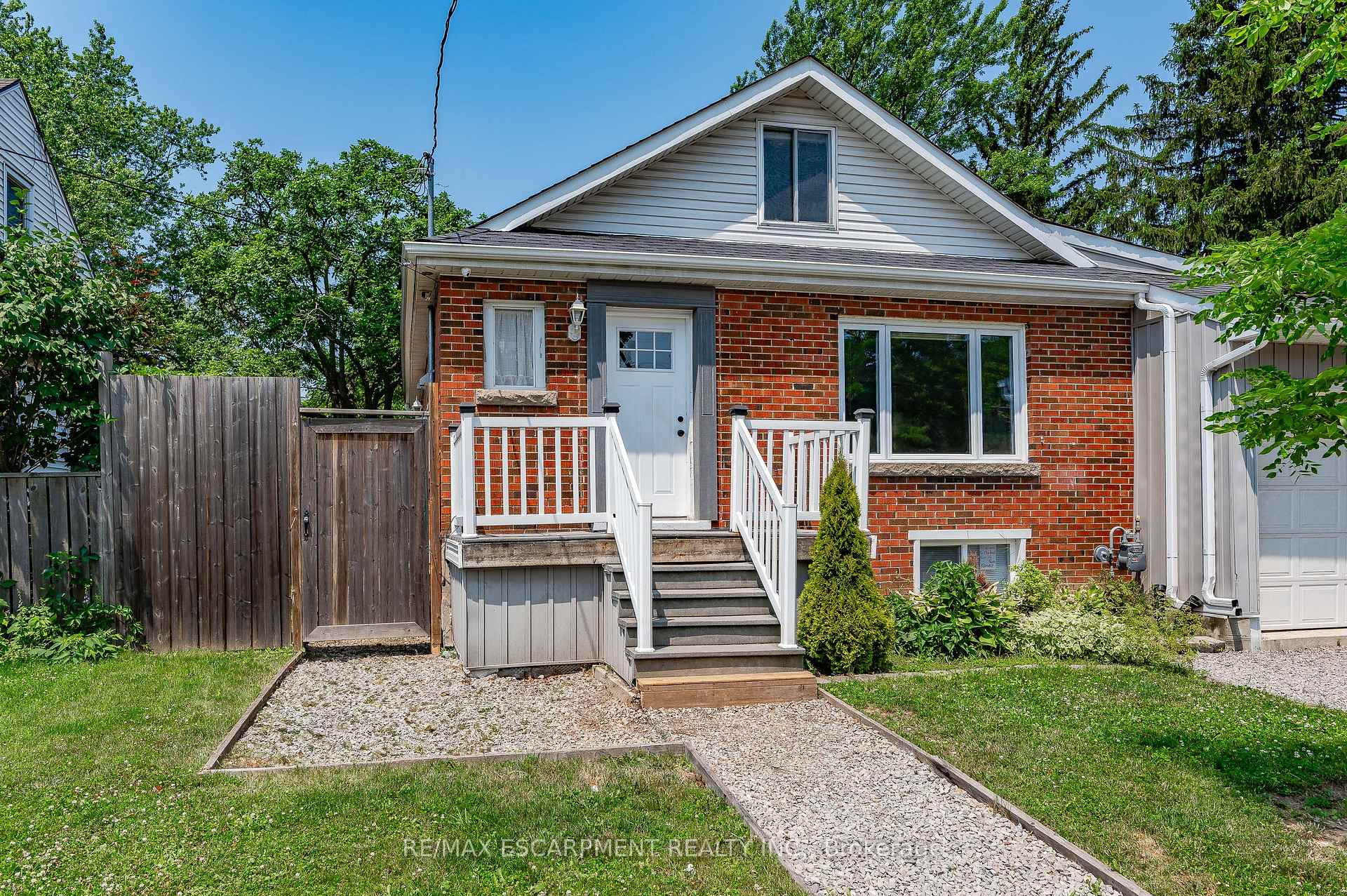 Photo 3 of 78 West 3rd Street, Hamilton, Bonnington — HOMEH