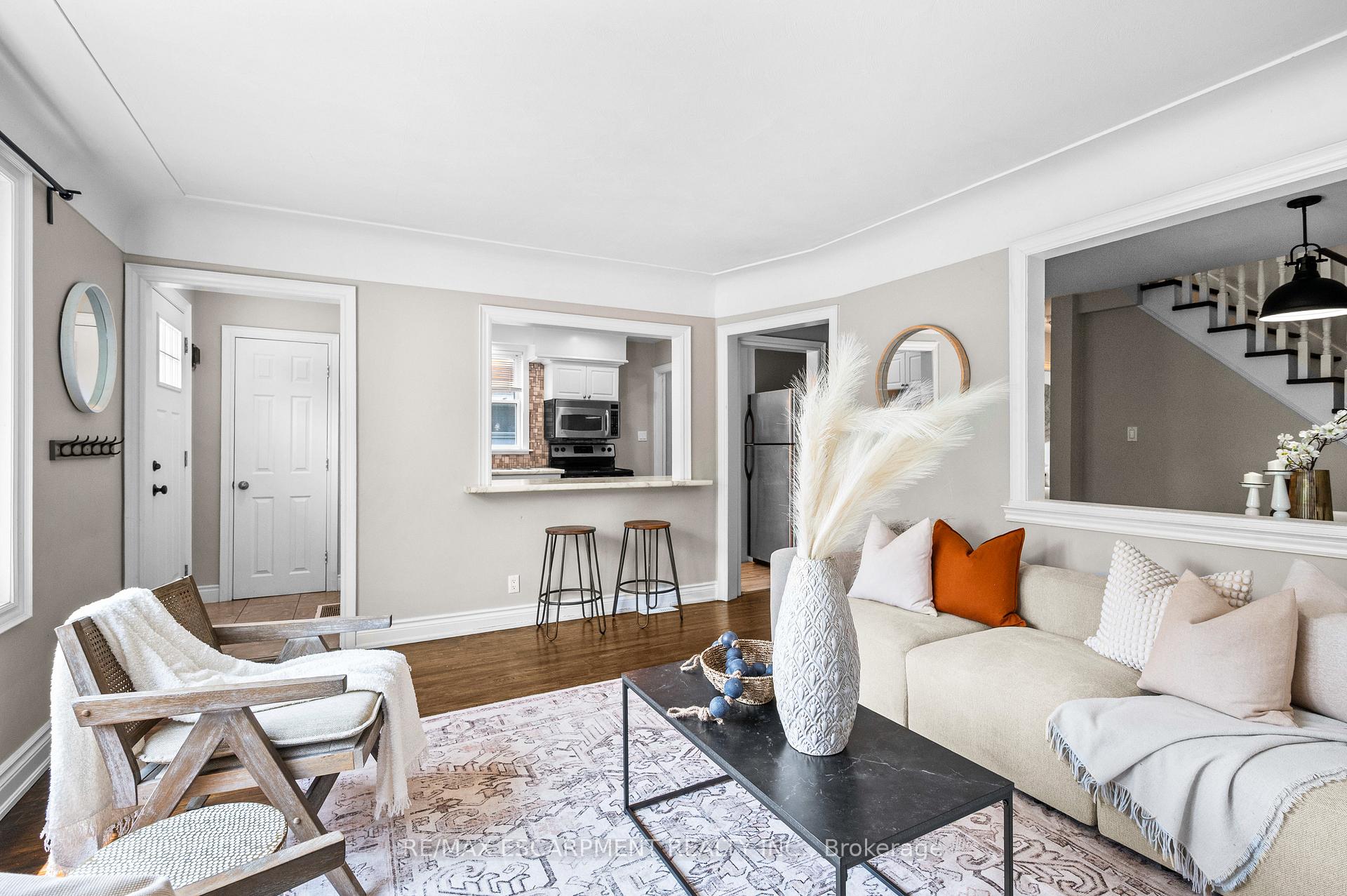 Photo 4 of 78 West 3rd Street, Hamilton, Bonnington — HOMEH