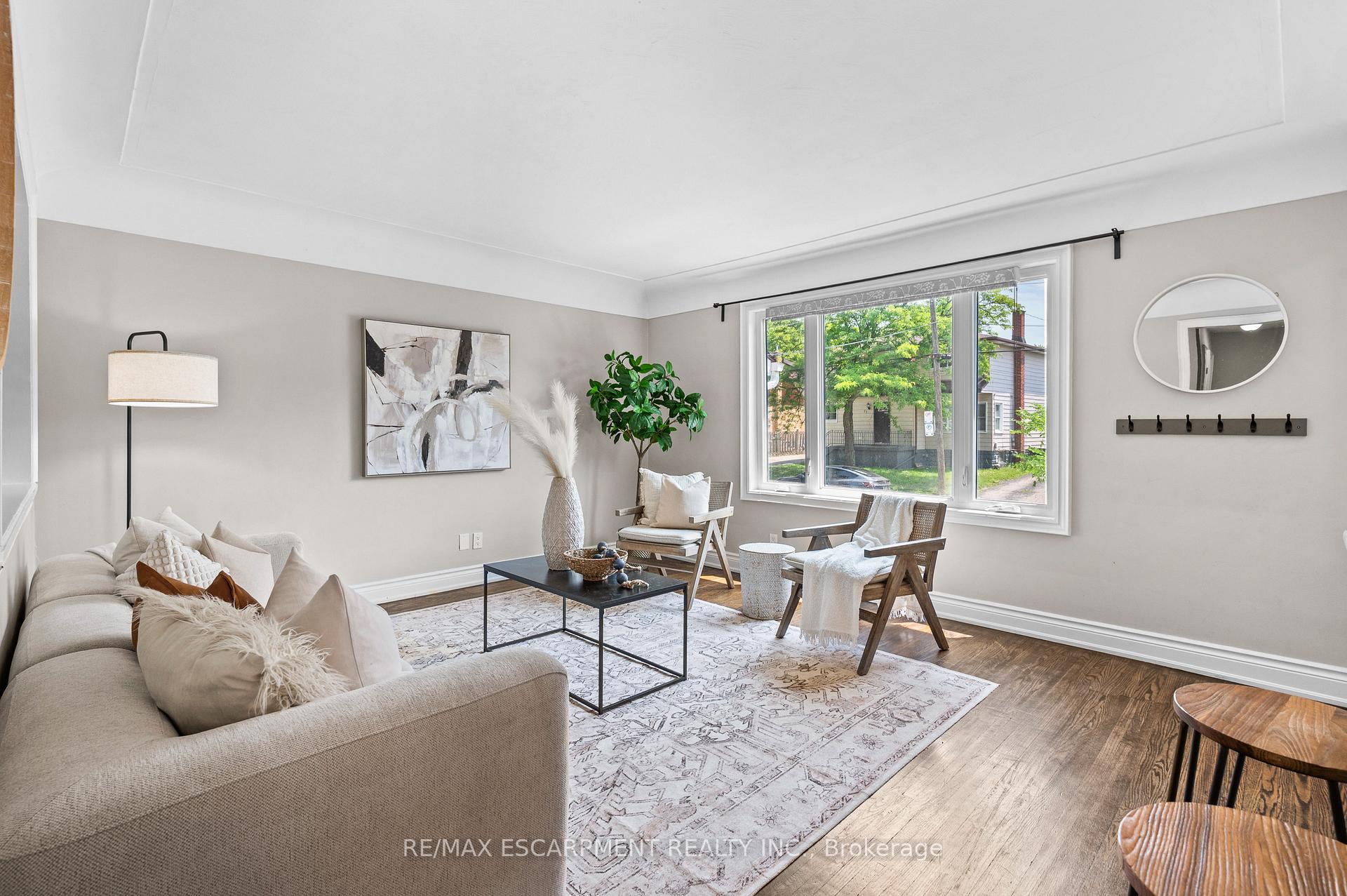 Photo 5 of 78 West 3rd Street, Hamilton, Bonnington — HOMEH