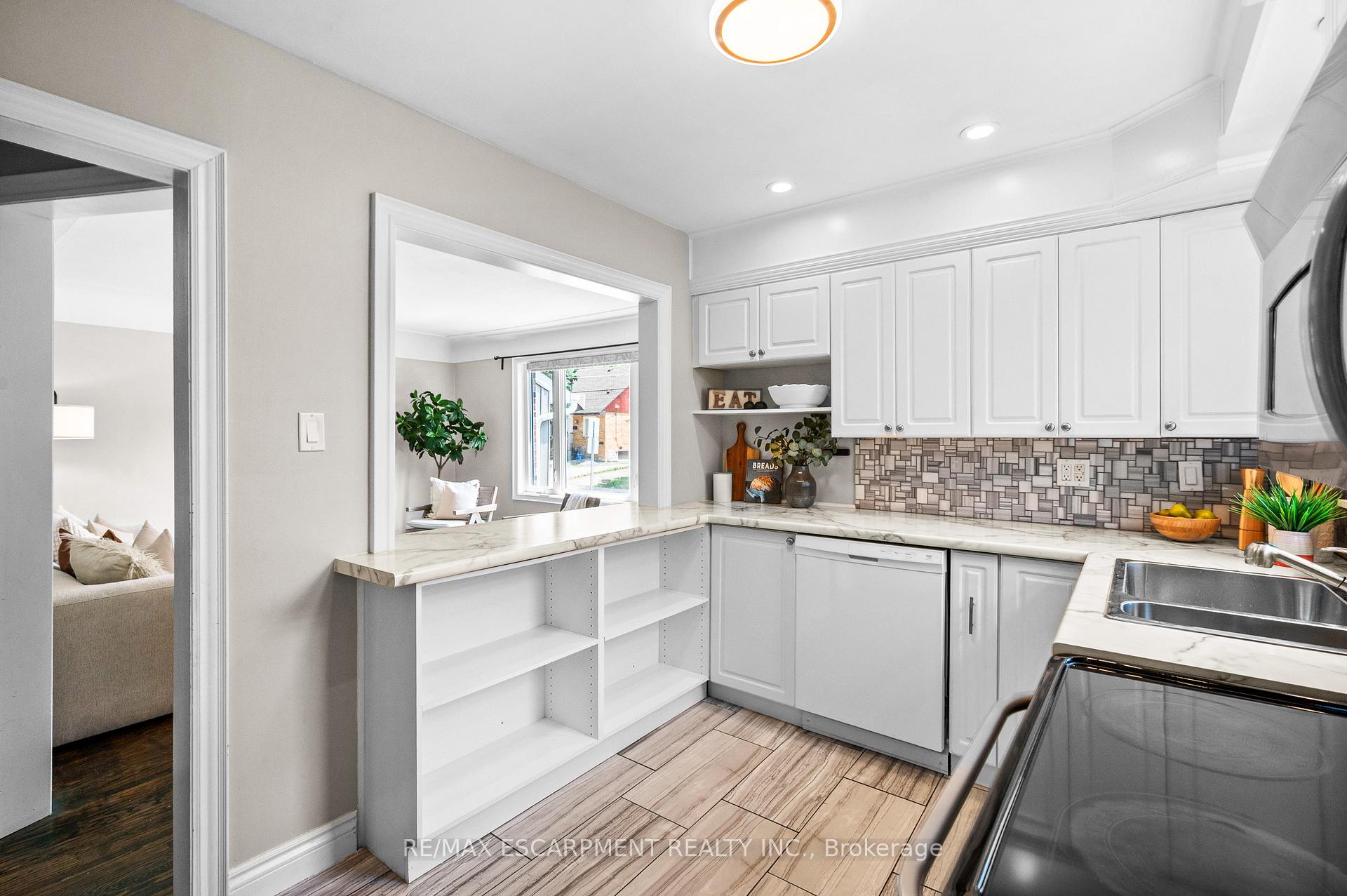 Photo 10 of 78 West 3rd Street, Hamilton, Bonnington — HOMEH