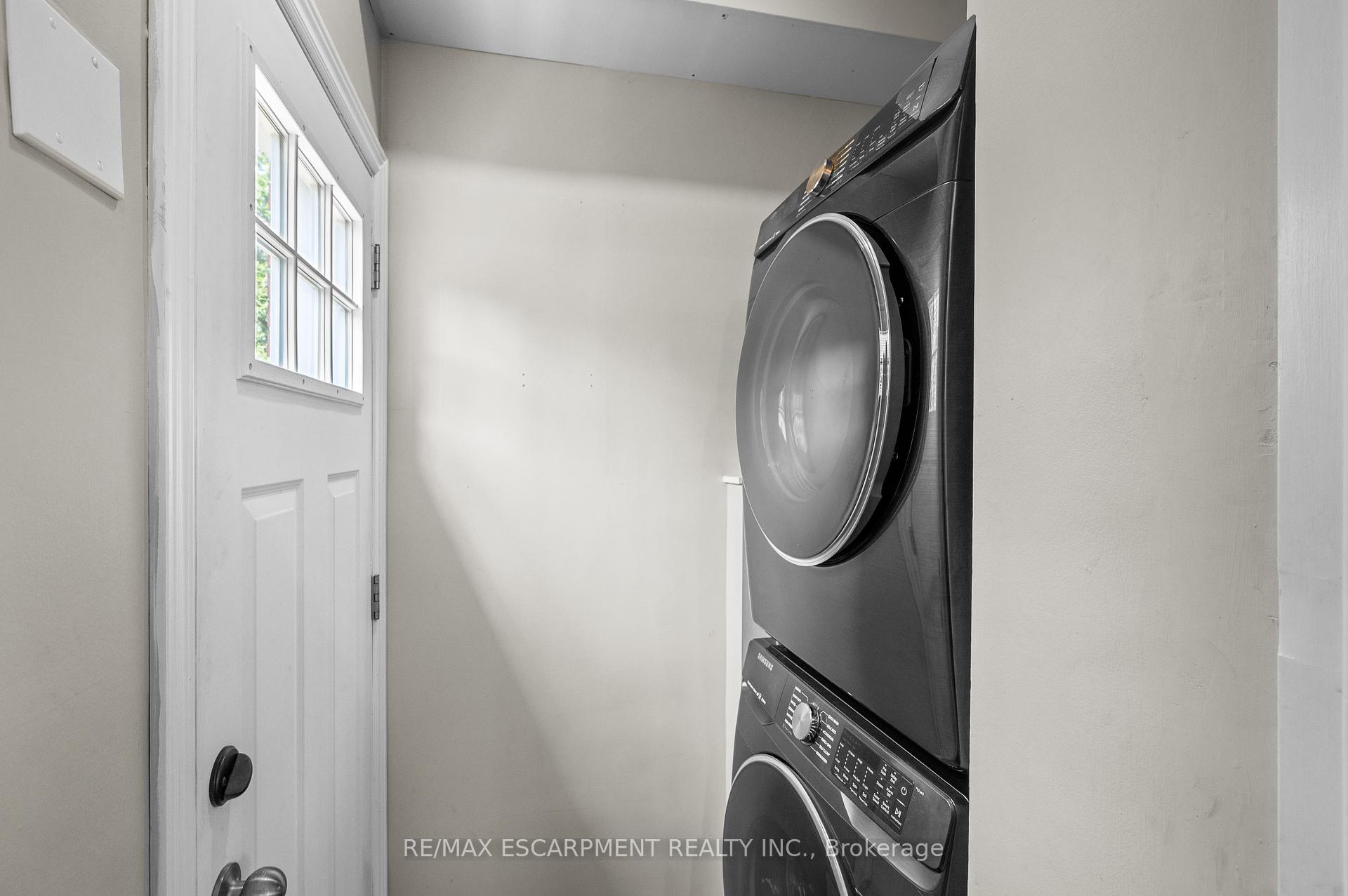 Photo 13 of 78 West 3rd Street, Hamilton, Bonnington — HOMEH