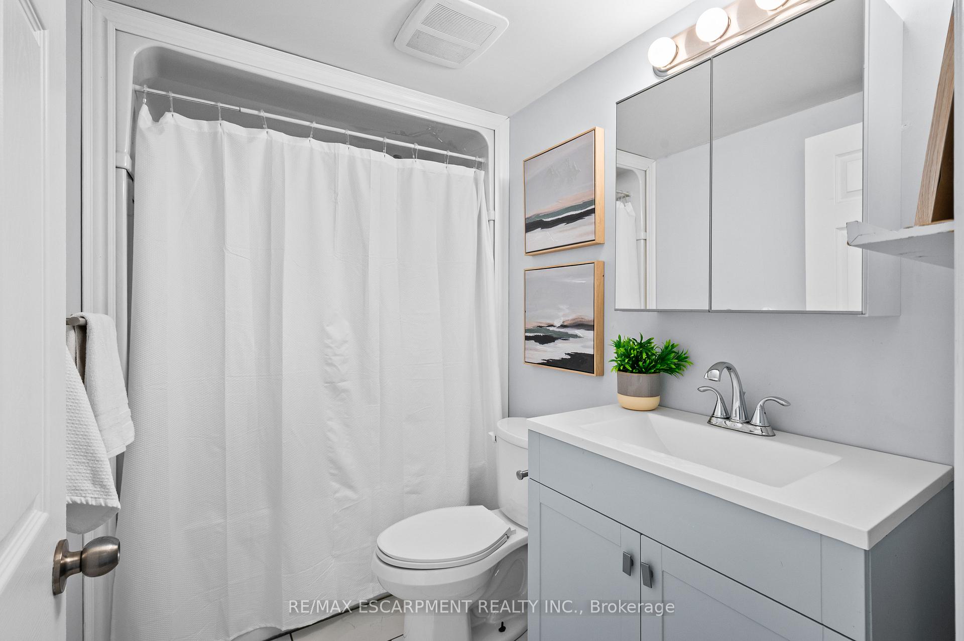 Photo 17 of 78 West 3rd Street, Hamilton, Bonnington — HOMEH