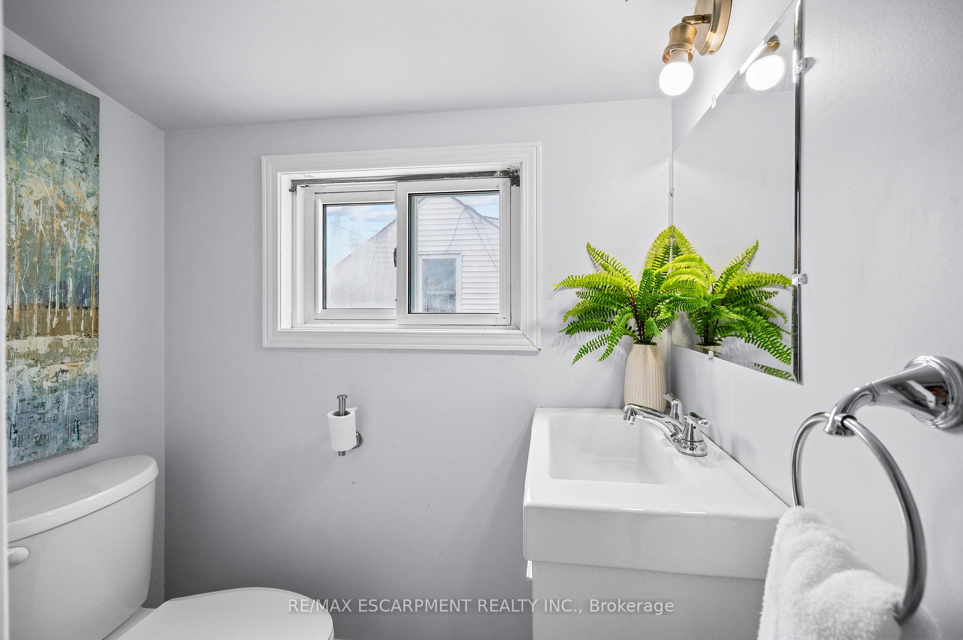 Photo 20 of 78 West 3rd Street, Hamilton, Bonnington — HOMEH