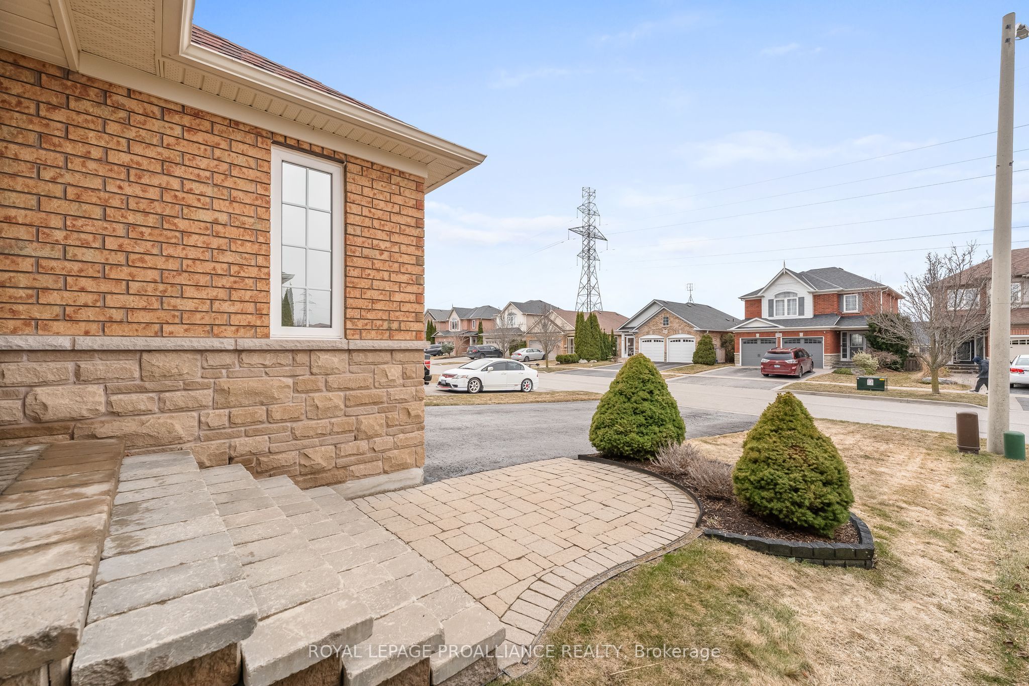 Photo 43 of 1707 Whitestone Drive, Oshawa, Samac — HOMEH