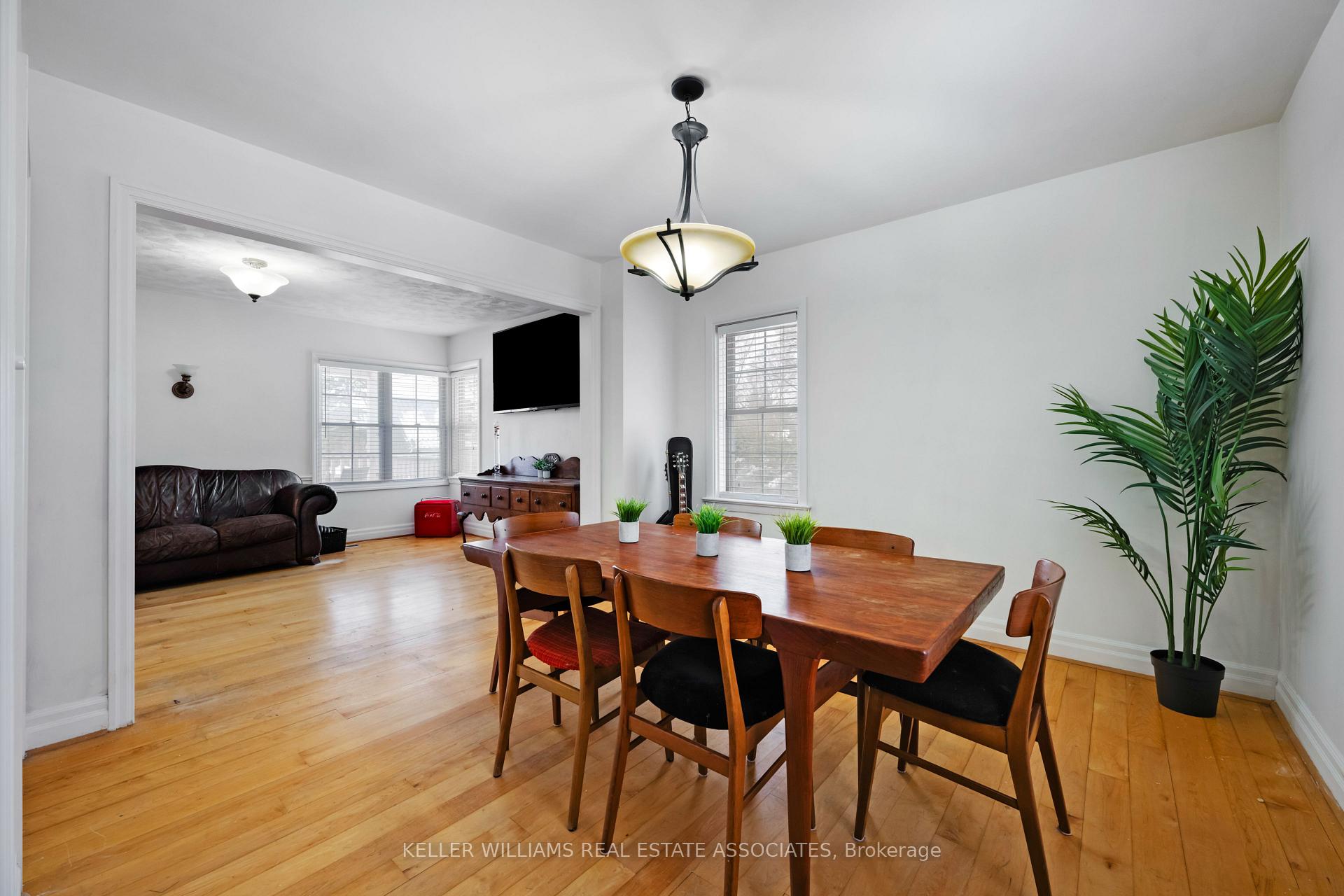Photo 8 of 22 Mountain Street, Halton Hills, Glen Williams — HOMEH
