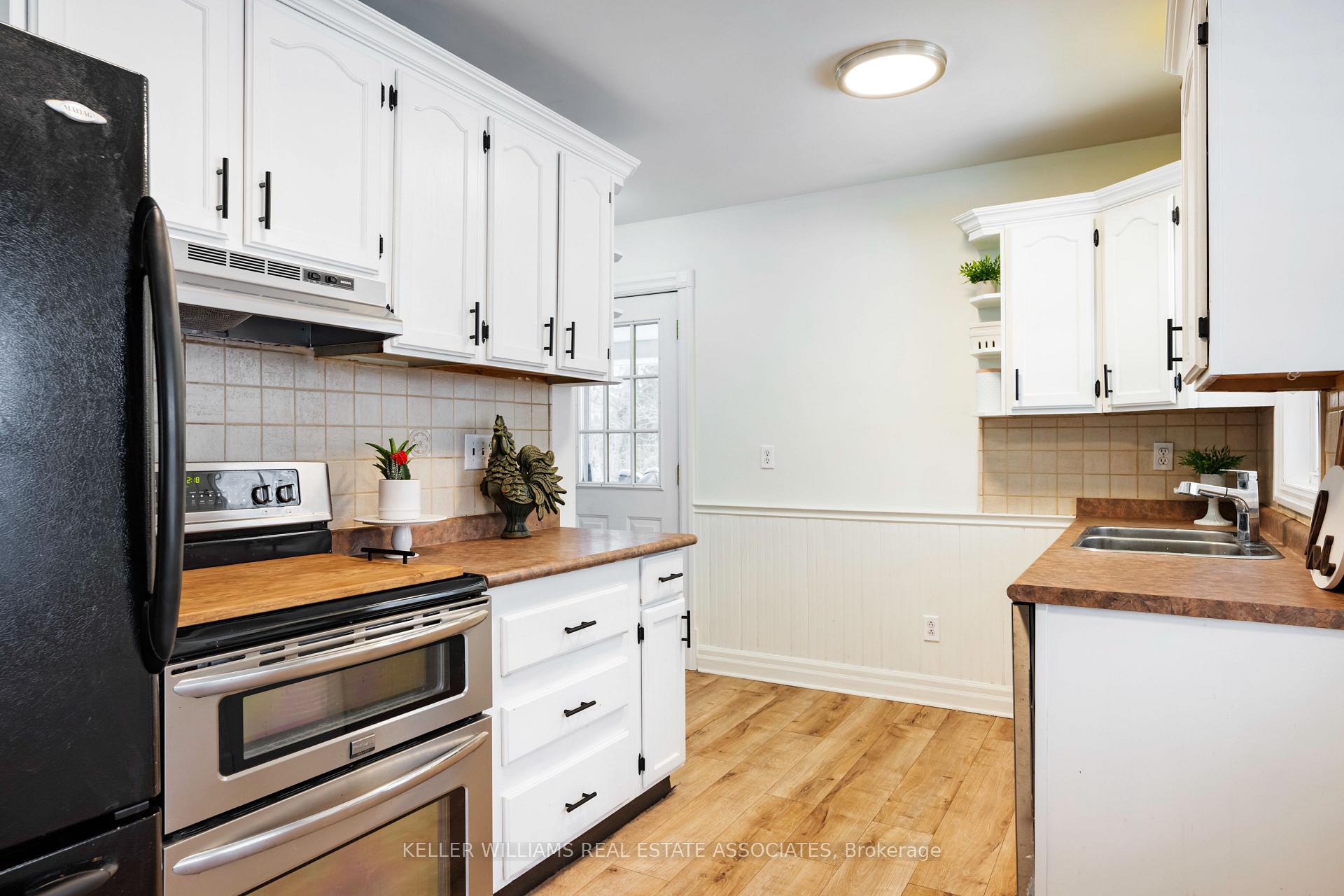 Photo 12 of 22 Mountain Street, Halton Hills, Glen Williams — HOMEH